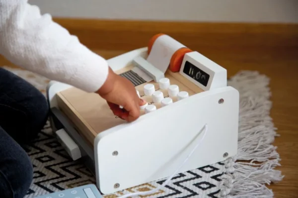 Fából készült pénztárgép