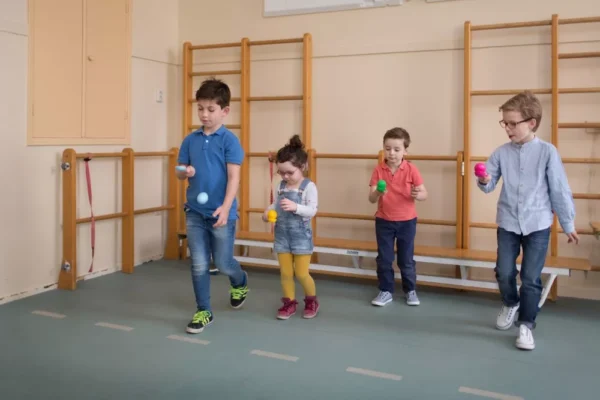 BS Toys- Tojás party- Egyensúlyozó játék