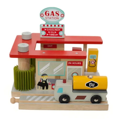 Autómosó+ benzinkút fából