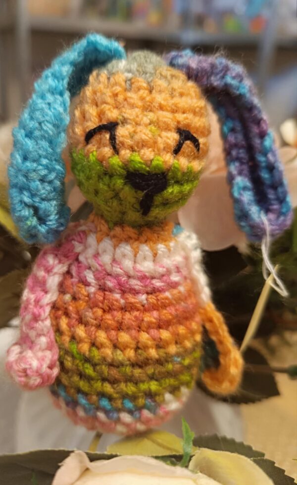 Amigurumi,Színes nyuszi figura