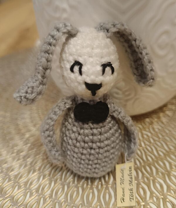 Amigurumi,Szürke nyuszi úr, csokornyakkendőben