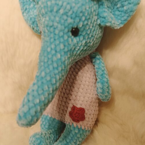 Amigurumi,Plüss fonalból készült elefánt figura